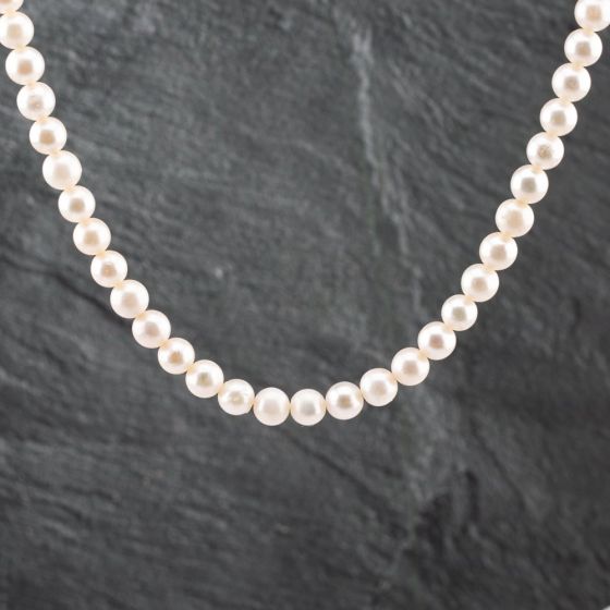 Second Hand Yellow Gold Cultured Pearl 18 Inch Necklace 41271041