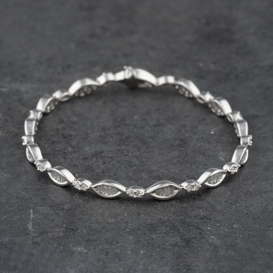 Second Hand 18ct White Gold 1.53ct Diamond Baguette & Brilliant Cut 7 Inch Tennis Bracelet 41281437