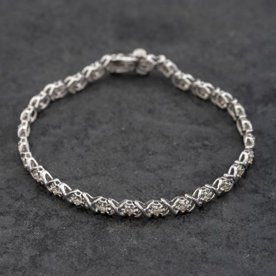 Second Hand 9ct White Gold Brilliant Cut Diamond Crossover Link 7 Inch Bracelet 41281723