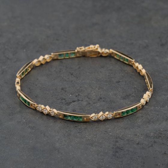 Second Hand 18ct Yellow Gold Diamond & Emerald 7 Inch Bracelet 41281792