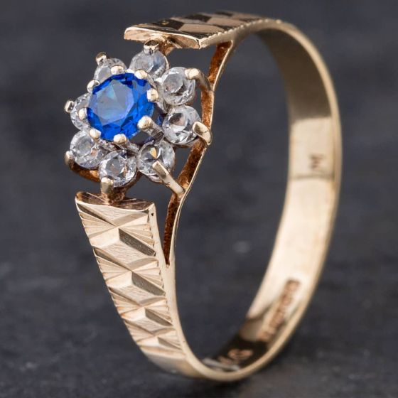 Second Hand Vintage 9ct Yellow Gold Synthetic Stone Blue And White Spinel Hallmarked Birmingham 1982 Cluster Ring 4129116