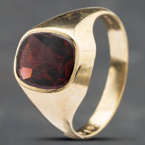 Second Hand 9ct Yellow Gold Garnet Oblong Signet Ring 41341138
