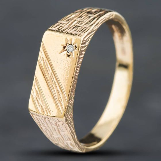 Second Hand 9ct Yellow Gold Diamond Oblong Half Engraved Signet Ring 41341393