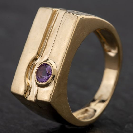 Second Hand Yellow Gold Oblong Amethyst Signet Ring 4134139