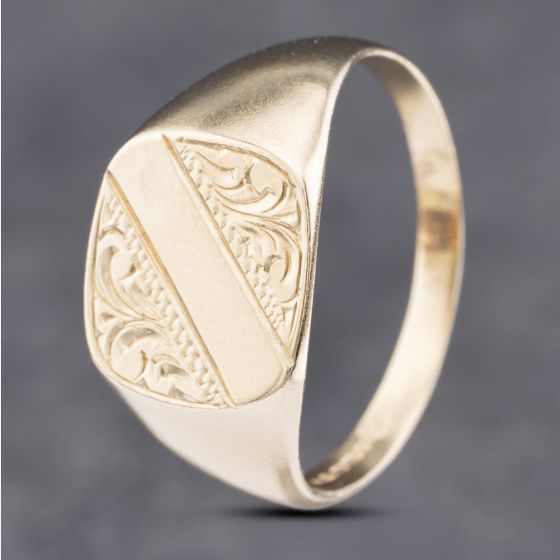 Second Hand 9ct Yellow Gold Cushion Engraved Pattern Signet Ring 41341744