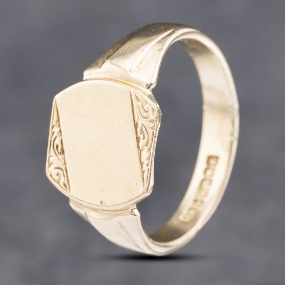 Second Hand 9ct Yellow Gold Oblong Part Engraved Signet Ring 41341745