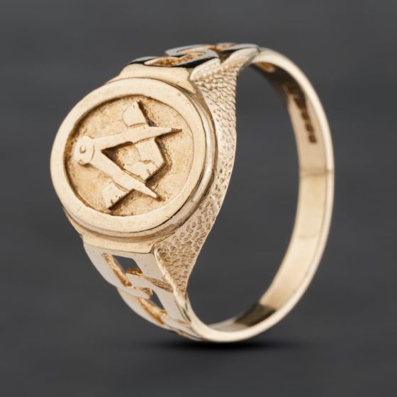 Second Hand 9ct Yellow Gold Oval Masonic Signet Ring 41342107