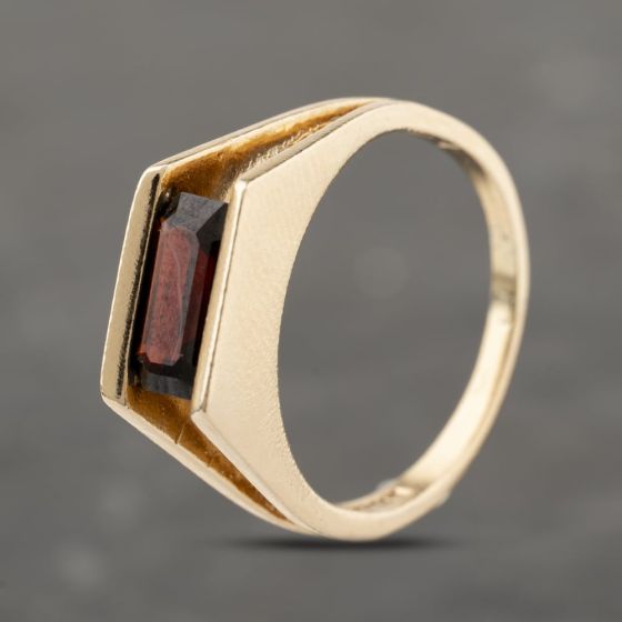 Second Hand 9ct Yellow Gold Garnet Oblong Tension Set Signet Ring 41342251