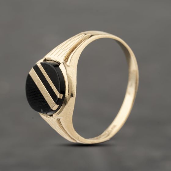 Second Hand 9ct Yellow Gold Onyx Oval Gold Line Signet Ring 41342262