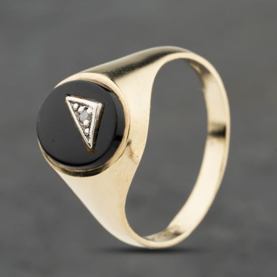 Second Hand 9ct Yellow Gold Onyx & 0.01ct Diamond Set Oval Signet Ring 41342331