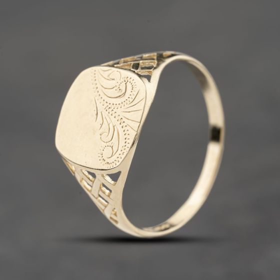 Second Hand 9ct Yellow Gold Cushion Part Engraved Open Work Shoulders Signet Ring 41342365