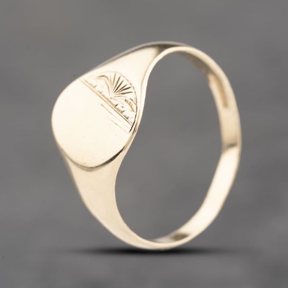 Second Hand 9ct Yellow Gold Oval Half Engraved Signet Ring 41342370