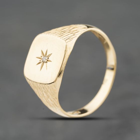 Second Hand 9ct Yellow Gold 0.02ct Diamond Cushion Bark Design Shoulders Signet Ring 41342377