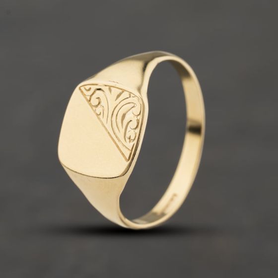 Second Hand 9ct Yellow Gold Cushion Shape Half Engraved Signet Ring 41342490