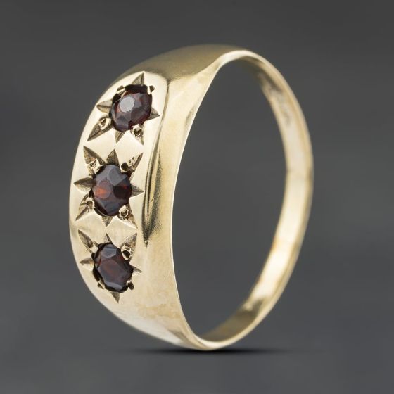 Second Hand 9ct Yellow Gold Garnet Three Stone Ring 41342514