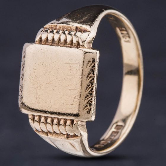 Second Hand Vintage 9ct Yellow Gold Hallmarked London 1958 Oblong Patterned Shoulders Signet Ring 4134909