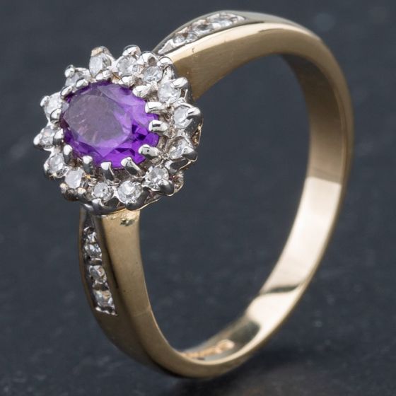Second Hand 9ct Yellow Gold Oval Amethyst Brilliant Cut Diamonds Cluster Ring 4138065
