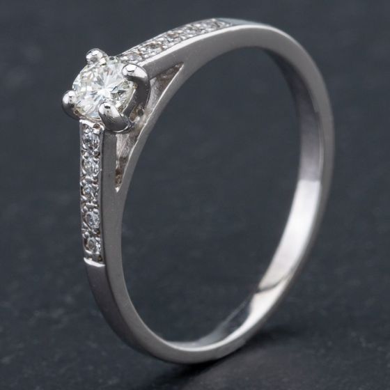 Second Hand 18ct White Gold Diamond Solitaire 4 Claw Set Ring 4138073