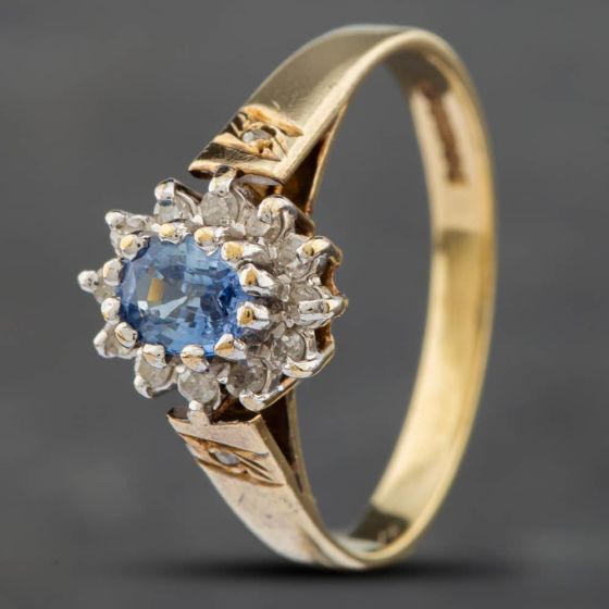 Second Hand 9ct Yellow Gold Blue Topaz & Brilliant Cut Diamond Cluster Ring 41381432