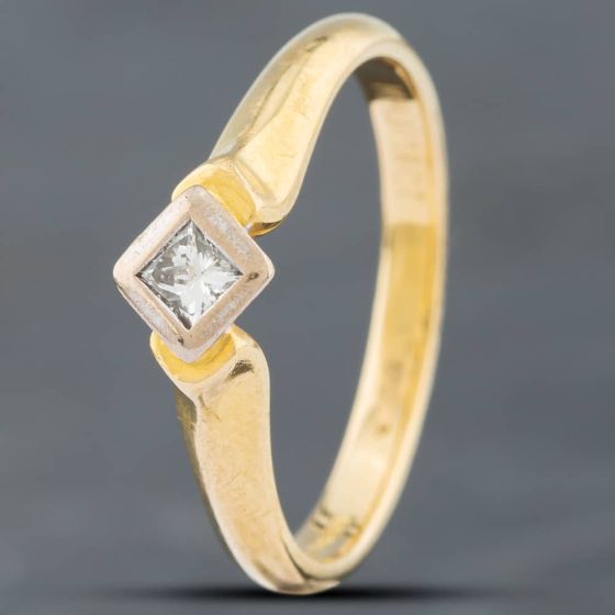 Second Hand 18ct Yellow Gold Princess Cut Diamond Rubover Solitaire Ring 41381792