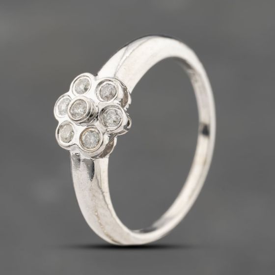 Second Hand 9ct White Gold Diamond Daisy Cluster Ring 41382510