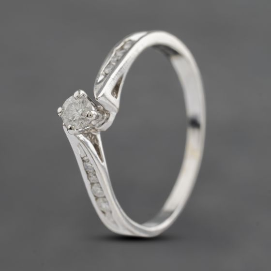 Second Hand 9ct White Gold 0.25ct Brilliant Cut Diamond Twist Shoulder Set Solitaire Ring 41382955