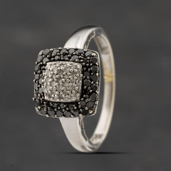 Second Hand 9ct White Gold 0.50ct Diamond Cushion Cluster Ring 41383318