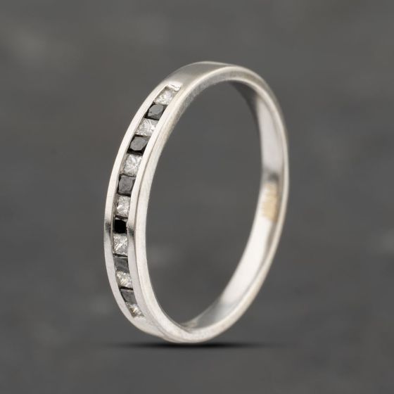 Second Hand 9ct White Gold Certificated 0.31ct Princess Cut Diamond Channel Set Half Eternity Ring 41383423
