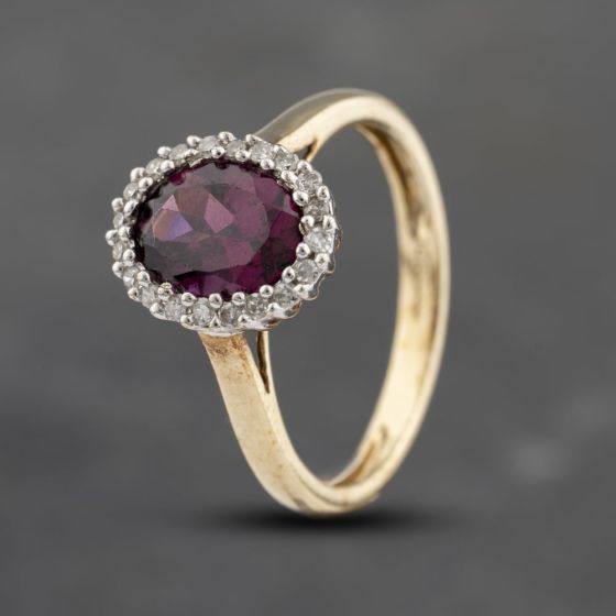 Second Hand 9ct Yellow Gold Rhodalite Garnet & 0.20ct Brilliant Cut Diamond Oval Cluster Ring 41383530