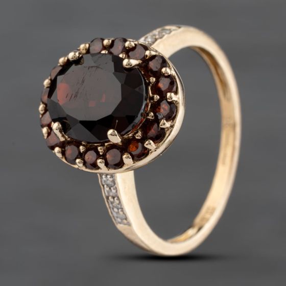 Second Hand 9ct Yellow Gold Garnet & Diamond Set Shoulders Cluster Ring 41383554