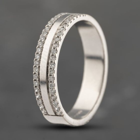 Second Hand 9ct White Gold Brilliant Cut Diamond 4.1mm Wedding Ring 41383620