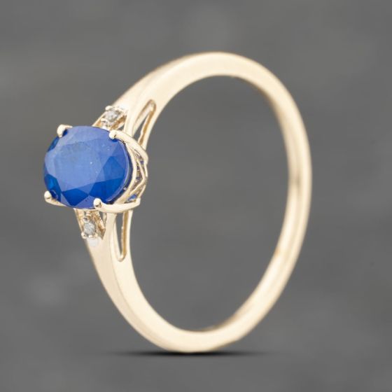 Second Hand 9ct Yellow Gold Spinel & 0.01ct Diamond Oval Dress Ring 41383725