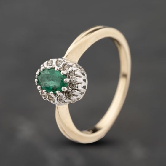 Second Hand 9ct Yellow Gold Emerald & 0.12ct Brilliant Cut Diamond Oval Cluster Ring 41383895