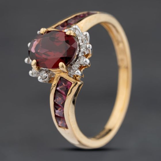 Second Hand 9ct Yellow Gold Garnet & 0.10ct Diamond & Pink Tourmaline Oval Twist Cluster Ring 41383922