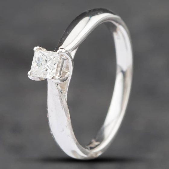 Second Hand 18ct White Gold 0.20ct Princess Cut Diamond Solitaire Ring 41481372