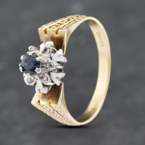 Second Hand 18ct Yellow Gold Sapphire & Diamond Engraved Shoulders Cluster Ring 41481769