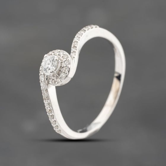 Second Hand 18ct White Gold 0.33ct Brilliant Cut Diamond Twist Shoulder Set Solitaire Ring 41482017