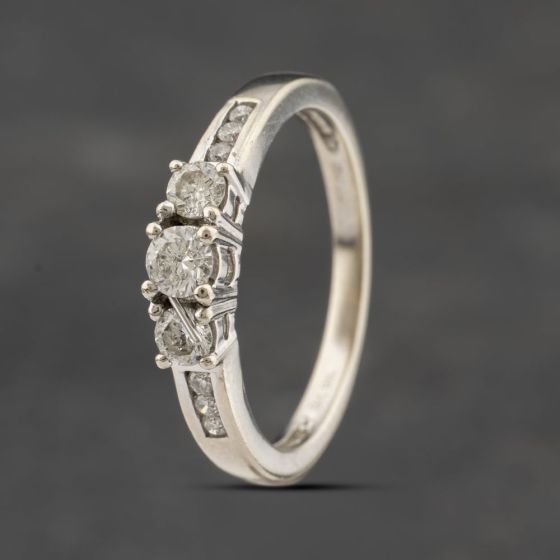 Second Hand 9ct White Gold 0.33ct Diamond With Diamond Set Shoulders Three Stone Ring 41482136