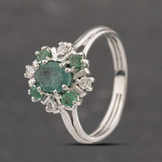 Second Hand 9ct Yellow Gold Emerald & 0.16ct Brilliant Cut Diamond Oval Cluster Ring 41482205