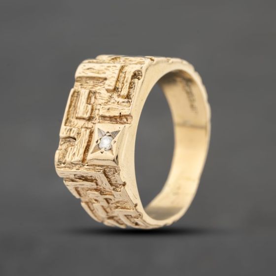 Second Hand 9ct Yellow Gold 0.05ct Brilliant Cut Diamond Bark Effect Oblong Signet Ring 41482248