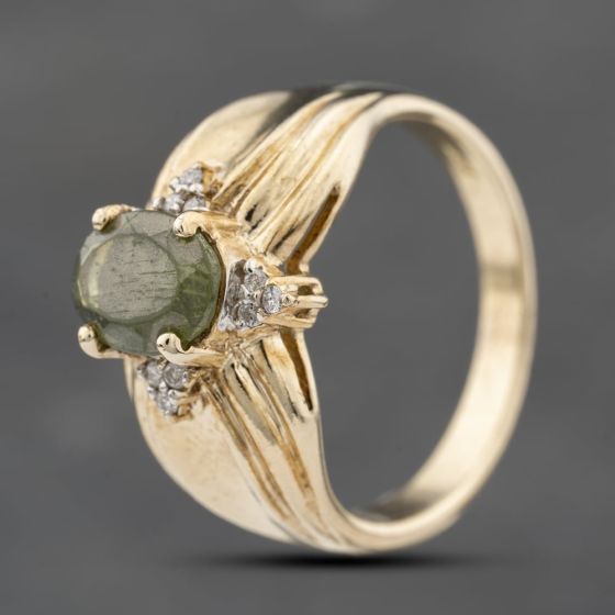 Second Hand 9ct Yellow Gold Peridot & Diamond Engraved Shoulders Cluster Ring 41482389