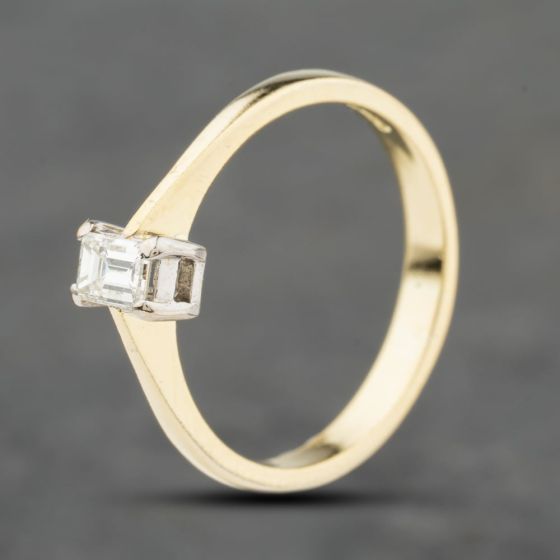 Second Hand 18ct Yellow Gold 0.25ct Baguette Cut Diamond Solitaire Ring 41482563