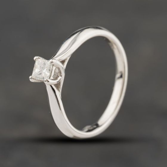 Second Hand 18ct White Gold 0.20ct Princess Cut Diamond Solitaire Ring 41482720