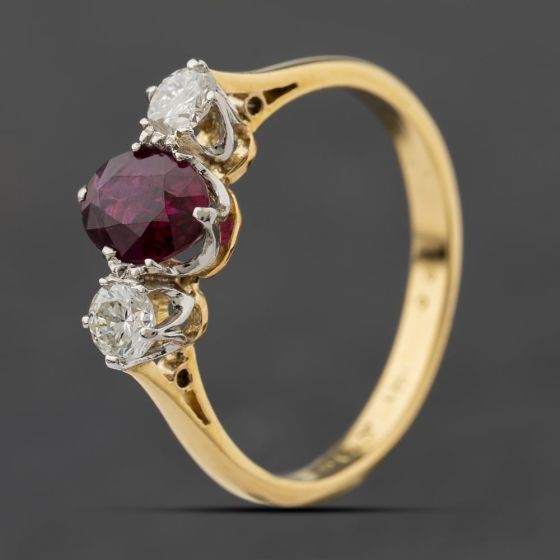 Second Hand Vintage Yellow Gold Ruby & 0.26ct Brilliant Cut Diamond Three Stone Ring 41482736