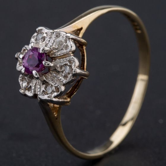 Second Hand 9ct Yellow Gold Purple Sapphire Illusion Set Diamonds Cluster Ring 4167328
