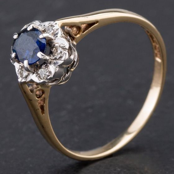 Second Hand 9ct Yellow Gold Brilliant Cut Diamond and Oval Sapphire Flower Cluster Ring 4167331