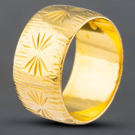 Second Hand Vintage 22ct Yellow Gold 9.5mm Patterned Wedding Ring 41871228