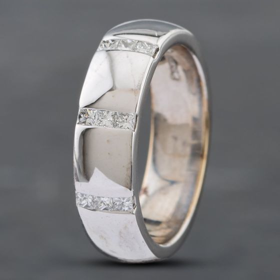 Second Hand 18ct White Gold Princess Cut Diamond Set D Shape 5mm Wedding Ring 41871320