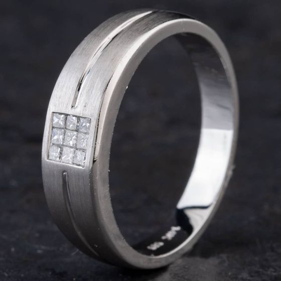 Second Hand 14ct White Gold Princess Cut Diamond Square Cluster Signet Ring 4312011