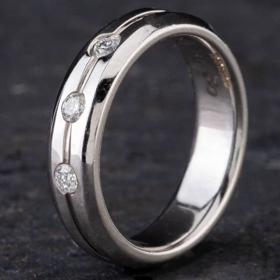 Second Hand 14ct White Gold 0.15ct Brilliant Cut Diamond Two Row 5.0mm Wedding Ring 4312115